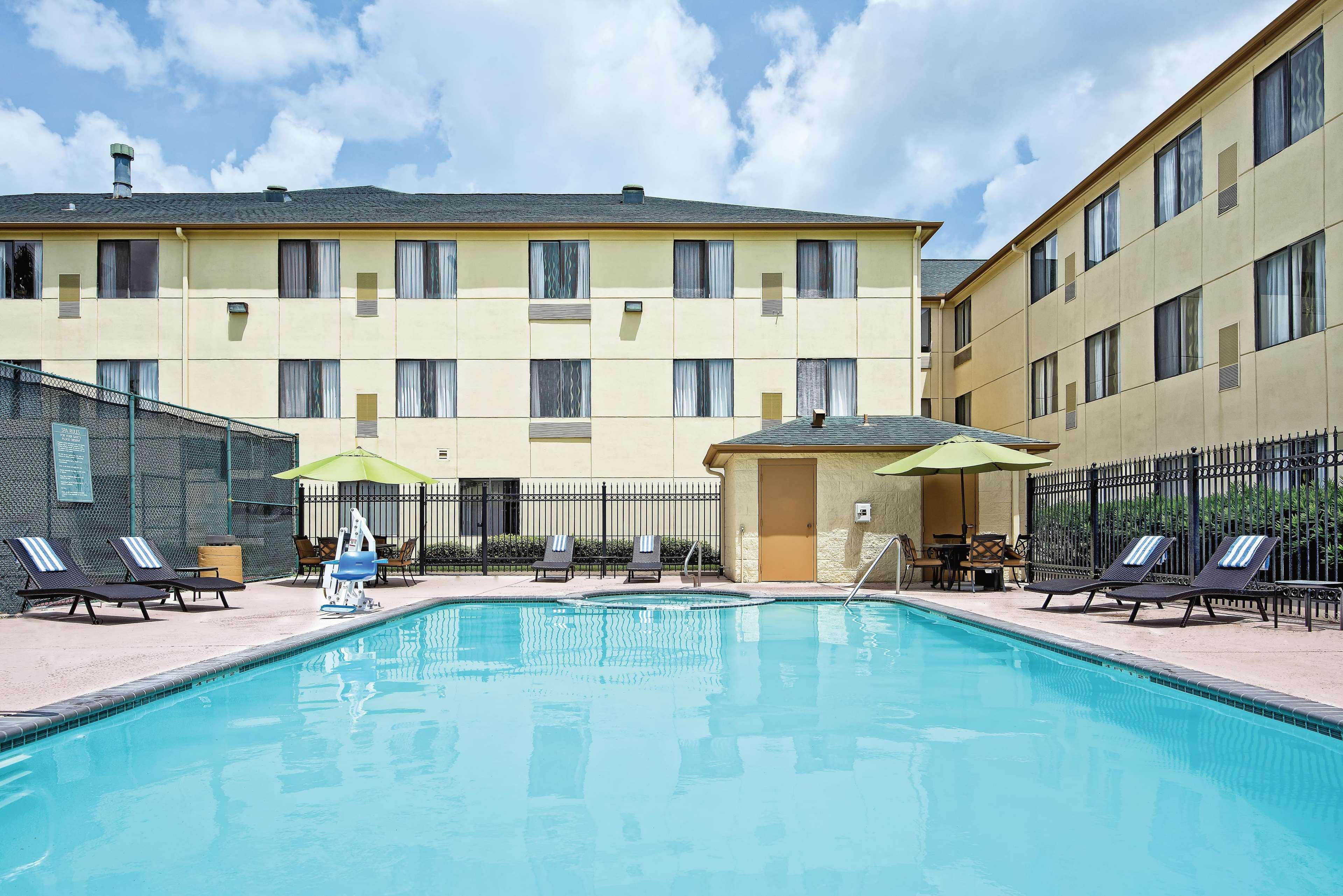 La Quinta Inn & Suites By Wyndham The Woodlands Spring Exterior foto